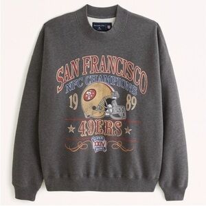 Abercrombie & Fitch Men's San
Francisco 49ers Graphic‎ Crew
Sweatshirt
Size: M